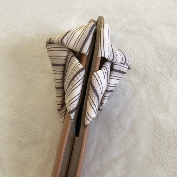 New old navy padded soft twist flat sandals, women size 7 - Picture 5 of 9